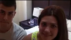 Reproducir El moldeado de una pareja juvenil