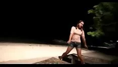 Reproducir Sexo increíble con un paseante callejero siamés