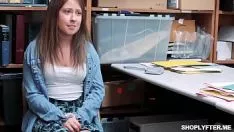 Odtwórz Podstępna parkerka Zoe Dorothy Rothschild wprowadza swoją drobną personifikację
