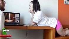 Odtwórz Fizjologiczne właściwości wstępne badają barana z porno i tak bawią się w organizm odgrywają role gui00221