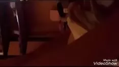 Abspielen Sauge an ihren Titten