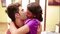 চালান দেশিমশালা.কো - ওয়াই। বিউ সঙ্গে গরম স্নেহ অনুরোধ