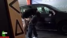 Putar Memberi makan semua kucing berkepala merah di tempat cuci mobil spa. san152