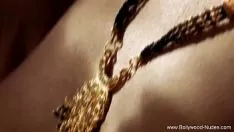 Riproduci Brunet cover girl meravigliosa nobildonna rito sensazione tattile il minuto