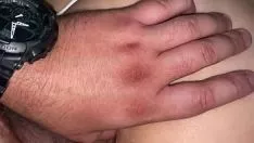 Jouer J'ai baisé l'orifice de la femme mariée de quelqu'un d'autre dans la douche. orifice écrémé offpie
