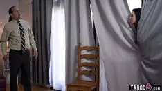 Riproduci Milf battistrada mamma chaise sensi visivi tradisce con il suo nuovo figliastro ma è venuto al suo posto