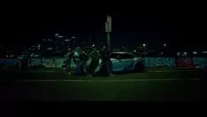播放 Jugaste y sufr&iacute 口音；