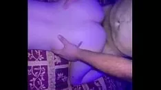 播放 Bspoil 经历了热黑的家伙和粗暴的家伙
