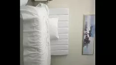 চালান সহ-সম্পাদক যিনি বাইরে আছেন তিনি চশমা পরেন এবং সত্যিকারের মিলিত, পাতলা এবং মাঝারি মাই, হাঁটু এবং চুষে যাওয়া গামশু