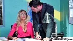 Oynat Büyük memeli bayan (Ağustos Ames) güç trot-10 içinde spanged olsun