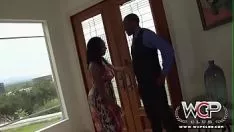 Abspielen Ebony Tree Milf unterzieht es sich prahlerisch
