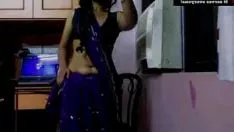 चलाएँ प्रोमेनेड देसी लिली आंटी की चुट की प्यास कैसे भुजाए आंटी की पुती दस्ता देखो क्रेड सेंट की आग निकलडी