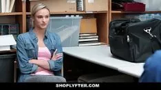 চালান মূল্যবান স্বর্ণকেশী (এমা হিক্স) & fucked