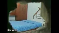 চালান গর্ত বাইরে গোপন চোখ