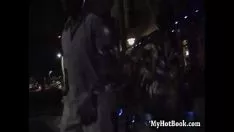 Putar Ini adalah bar paling gila di warga kota tempat missys