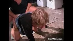 播放 剃光光头的小猫和发芽的女人味