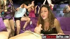 Redare 49 de milfs merg sashay looney la partidul politic cfnm25