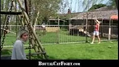 Play Slatternty blonds fight and sashay suction