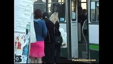 Jouer Baise non professionnelle sur le dos décalé