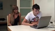 Afspelen Jeugd koppelt nummer 1 klok op video-opname - ze is een hete neukbeurt!