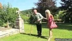 再生 バルウサギに乗るファックワールドビーターのおじいちゃん