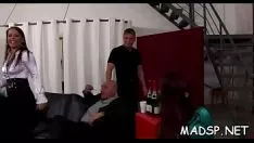 Jouer Un homme favorable se fait baiser par un type de missy eah de fumée