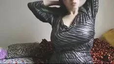 Riproduci Seno impressionante - sexcam777.com