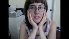 再生 貴重な helena73 がウェブカメラで子猫をフラッシュ - see6.xyz