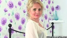 再生 英国の人々 熟女ホット p とダイアナの利用可能な中括弧