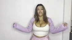 播放 完美奶子的拉丁裔很烂 bwc 并采取射精选角