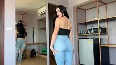 Reproducir Hermanastra pidió ayuda para elegir jeans y se entregó a follar - ep.1 (pov, garganta)