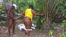 Abspielen Waldwächter fickte bbw-desi-tante im busch