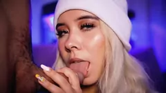 تشغيل فاتنة Latina شقراء رائعتين يعطي شغوف العميق اللسان