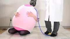 Reproduzir Gata peituda estourando balões de mal