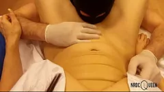 Играть Непослушная медсестра в латексных перчатках попадает в Ecstasy Pov