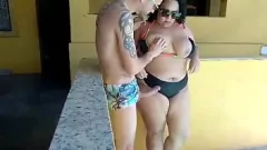 Putar BBW babe mengisap ayam besar di pesta biliar