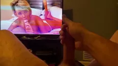 Redare Sesiunea de masturbare POV se încheie în cumshot exploziv