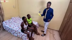 تشغيل جبهة تحرير مورو الإسلامية السوداء يحصل على Creampied بعد اللسان الشديد و Doggystyle