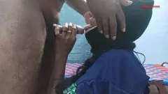 Odtwórz Desi Bhabhi płaci czynsz, uprawiając gorący seks z mamuśką i obciągając