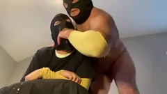 再生 支配的な異性愛者の夫が弱虫の妻を言葉で言いながら、彼女のだらしない口を強制的に喉ファックする