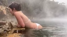 Riproduci Wakayama sennin fa il bagno alla sorgente termale [viaggio nachi]