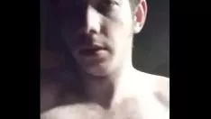 播放 Gergely moln&aacute Accent;r - nox 的前夜而不是雪橇上床