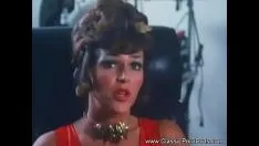 Reproduzir Tríade padrão com milfs alegres